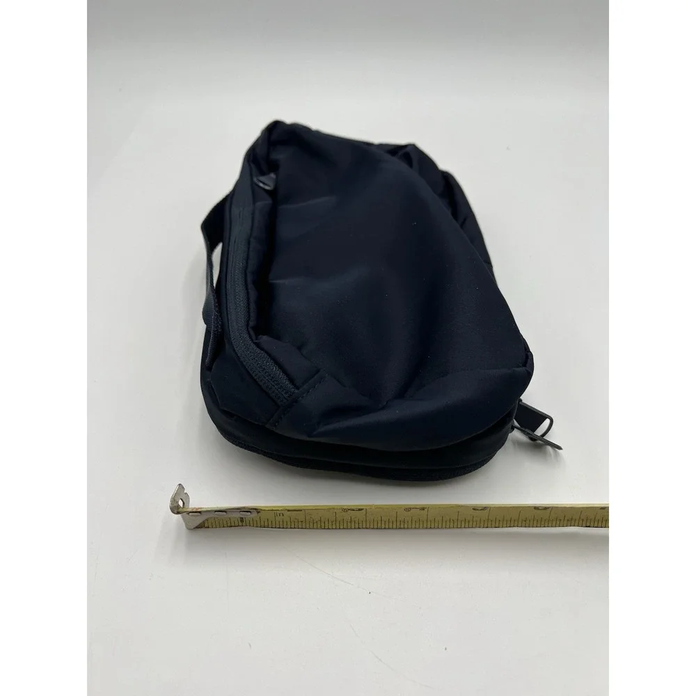Lands' End Navy Toiletry Travel Bag Organizer Cosmetic Case Nylon
